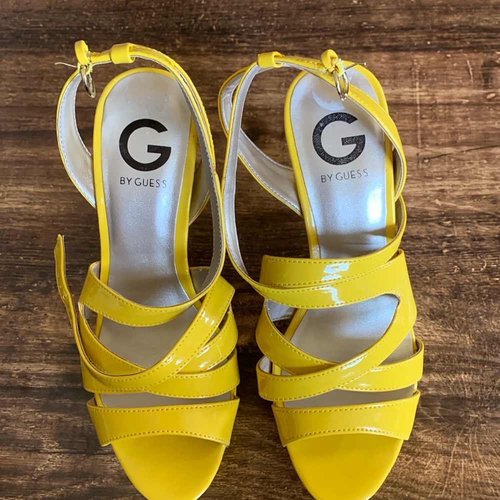 G BY GUESS YELLOW HIGH HEELS